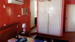 Comfort Villa | 4 bedrooms, iron/ironing board, WiFi (free), bed sheets - Villa soleil (La Somone)