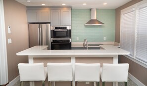 Fridge, microwave, oven, stovetop - Large Couples Get Away Vacation Home Steps from the Ocean (Virginia Beach)