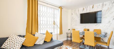 Family Apartment, Ensuite | Lounge