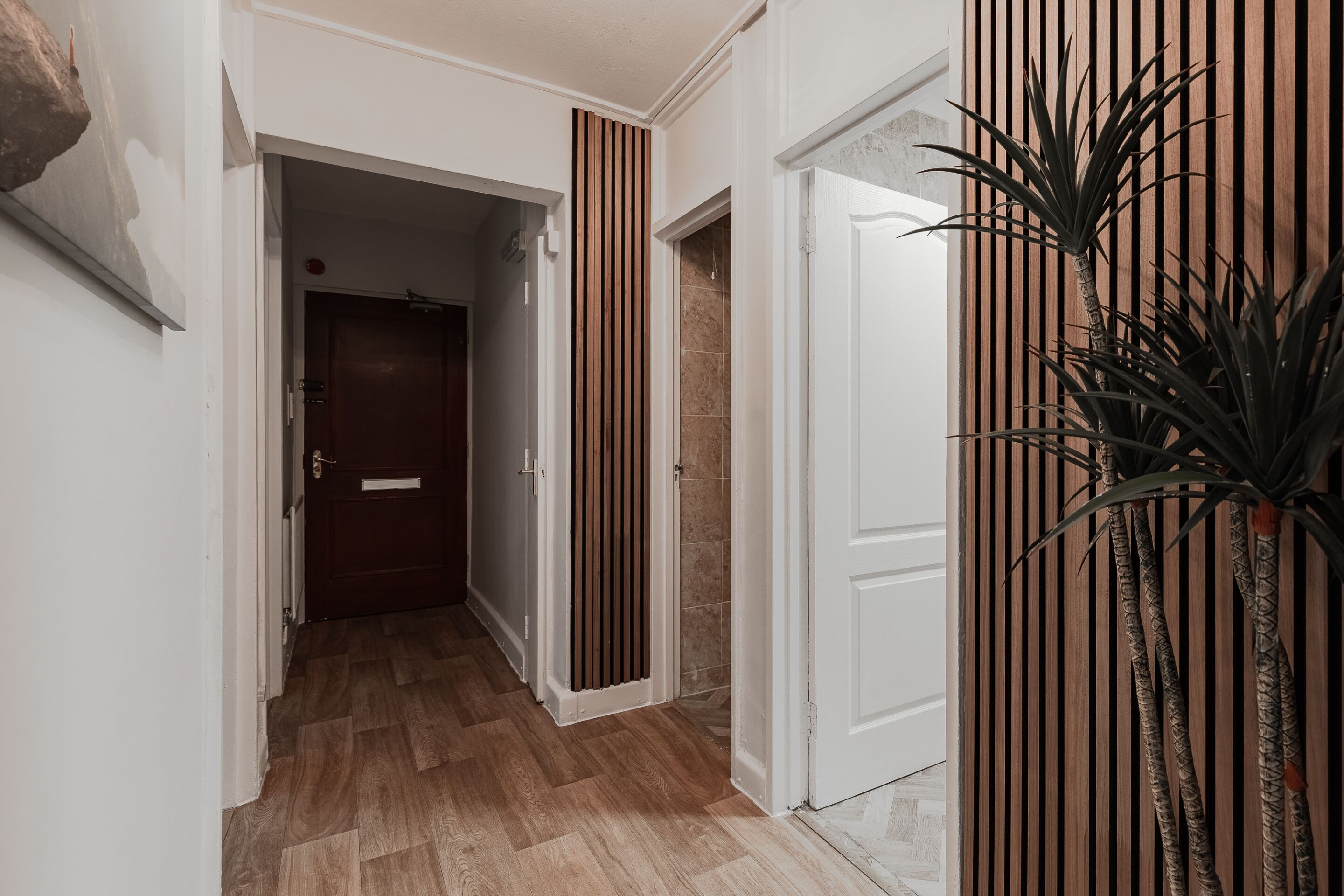 Deluxe Apartment, Private Bathroom, City View | Interior