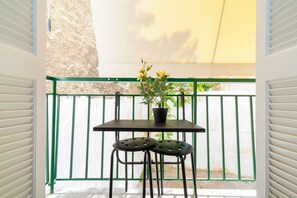Deluxe Apartment | Balcony - Apartment Hermes in Central Athens (Athens)