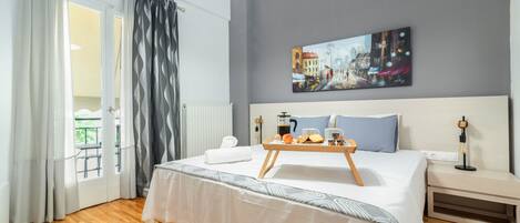 Deluxe Apartment | 2 bedrooms, premium bedding, iron/ironing board, free WiFi