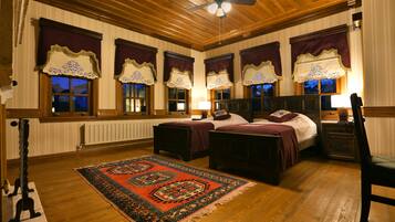 Business Double or Twin Room, Non Smoking, Garden View | Premium bedding, minibar, in-room safe, soundproofing