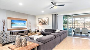 Spillekonsol, stereoanlæg, kontorer