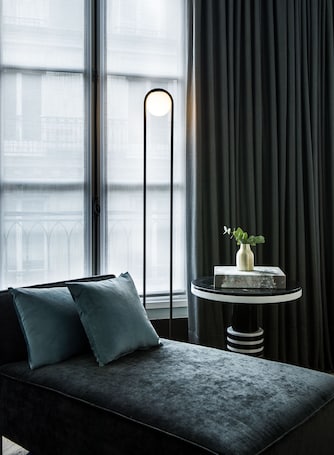 Suite (Cambon) | 1 bedroom, minibar, in-room safe, desk