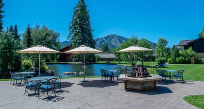 Cottonwood Condo 1453B - Walk to Shops, Restaurants & Sun Valley Resort
