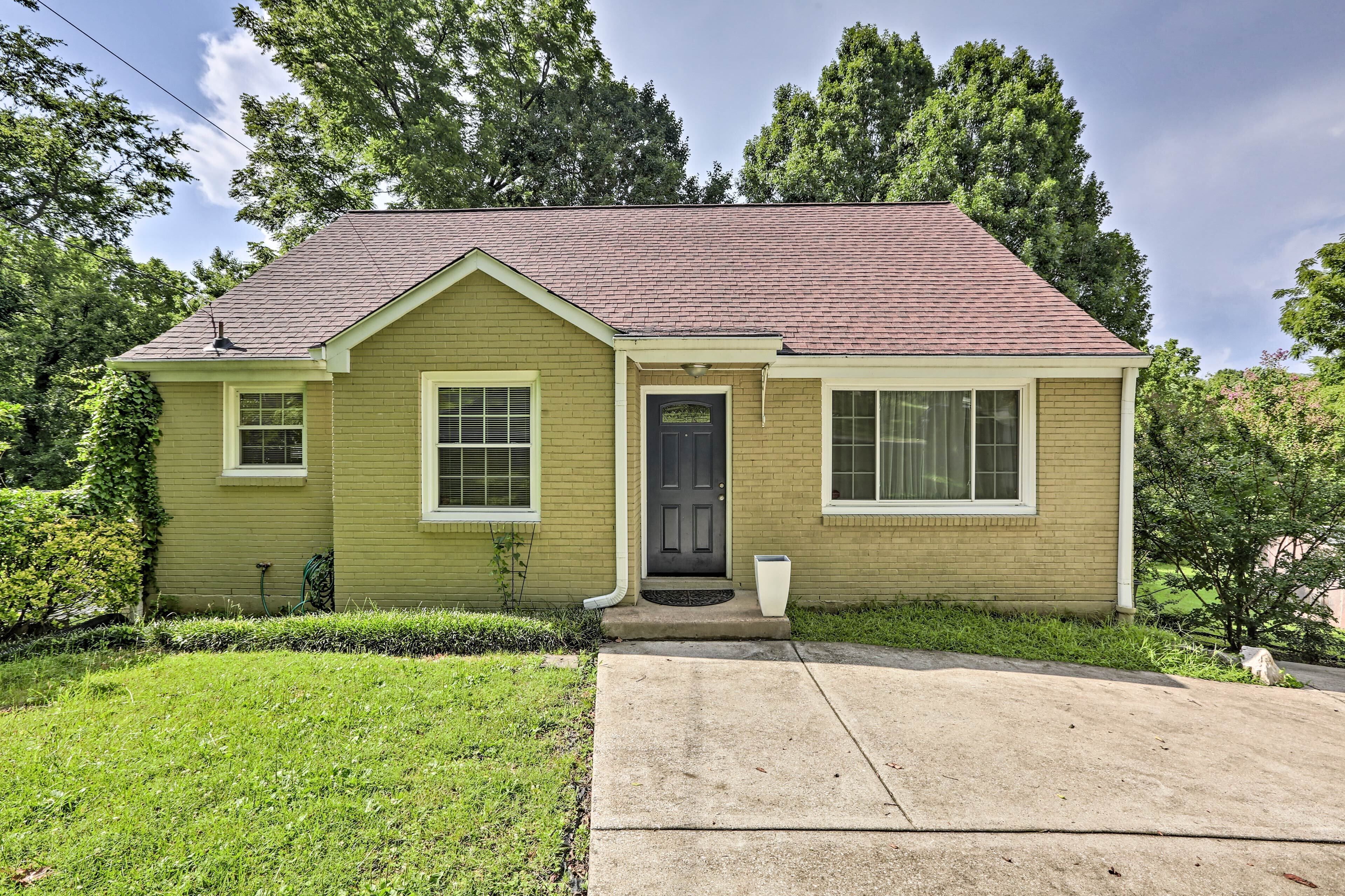 Nashville Home w/ Deck ~ 5 Mi to Broadway/Downtown
