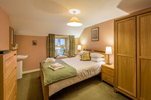 Comfort Double Room | Premium bedding, down duvets, individually decorated - Lochleven B&B Killin (Killin)