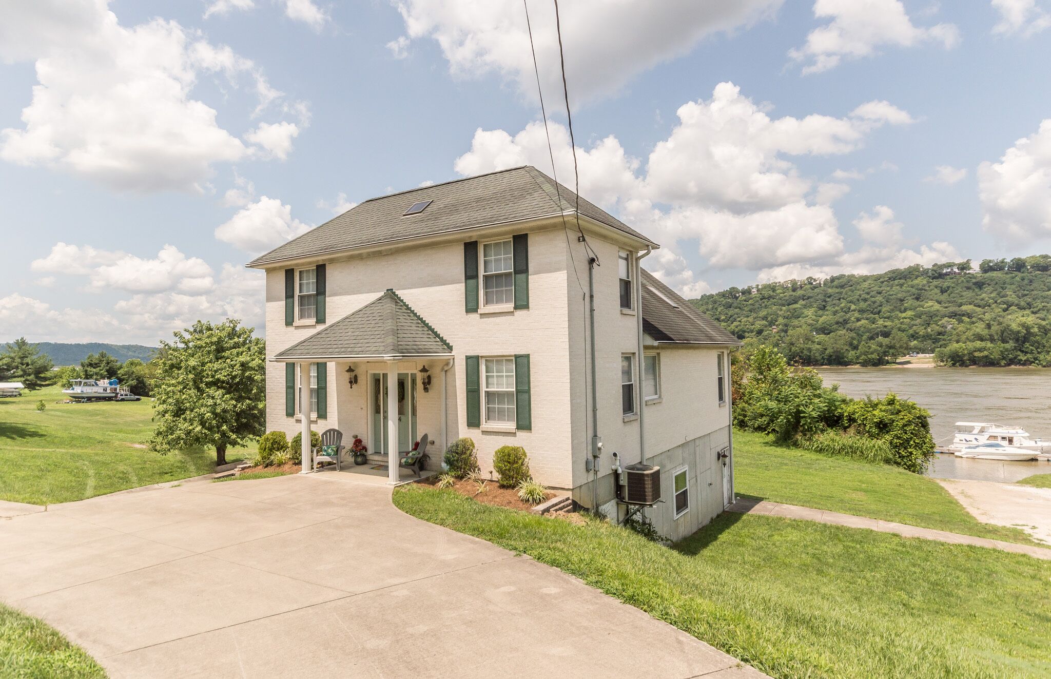 Near Creation Museum/CVG/Cincy, sleeps 12+