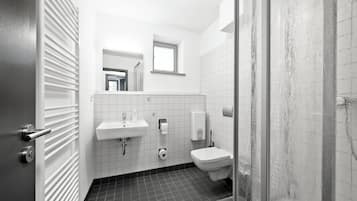 Condo, 3 Bedrooms | Bathroom | Shower, hair dryer, towels, shampoo
