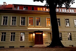 Exterior - Hotel Brandenburger Dom GmbH (Brandenburg an der Havel)