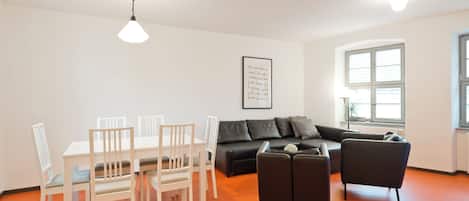 Condo, 3 Bedrooms | Individually decorated, individually furnished, desk, blackout drapes