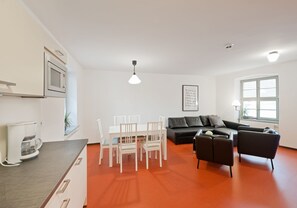 Appart'hôtel, 3 chambres | Coin séjour