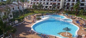 Pequeño y cómodo estudio para descansar