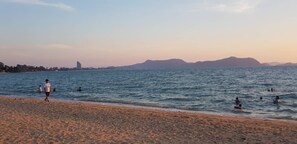 Beach nearby - BanAmphur Pool Villa... Place for chilling out! (Chonburi)