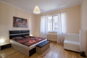 3 makuuhuonetta, silitysrauta/-lauta, Wi-Fi, vuodevaatteet