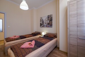 3 bedrooms, iron/ironing board, WiFi, bed sheets