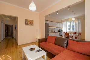 TV - Family Home | Slaveykov square (Sofia)