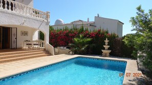 Piscine extérieure, piscine chauffée