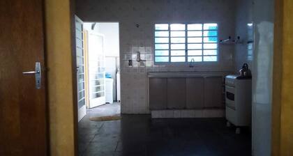 Large and Fresh House for Season in Mococa