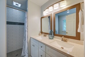 Hair dryer, towels, toilet paper - 11 Mi to Greensboro: Family Home w/ Hot Tub (Browns Summit)