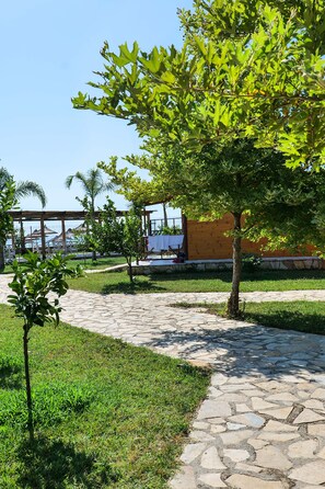 Garden - Bunec Beach Resort (Lukovë)