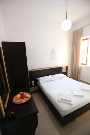 Free WiFi, bed sheets