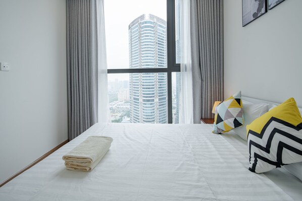 2 bedrooms, in-room safe, iron/ironing board, free WiFi