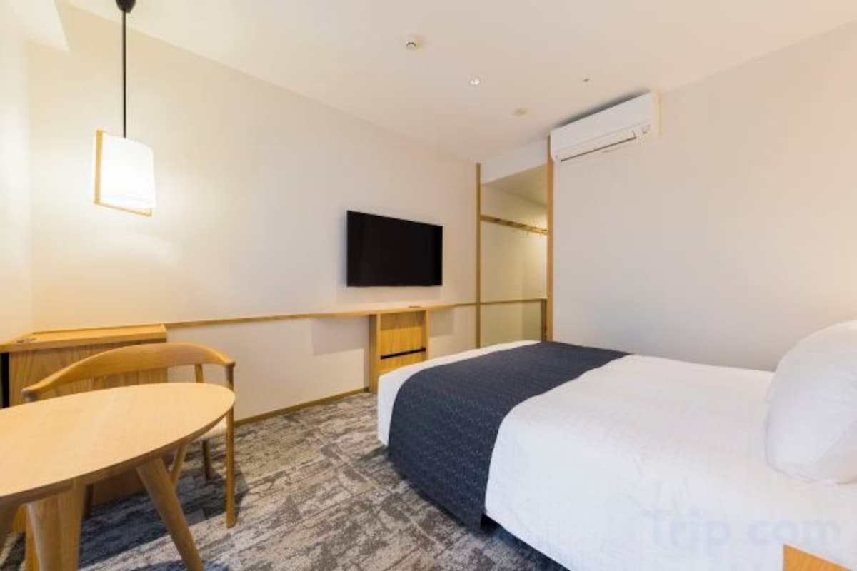 In-room safe, blackout drapes, iron/ironing board (on request)