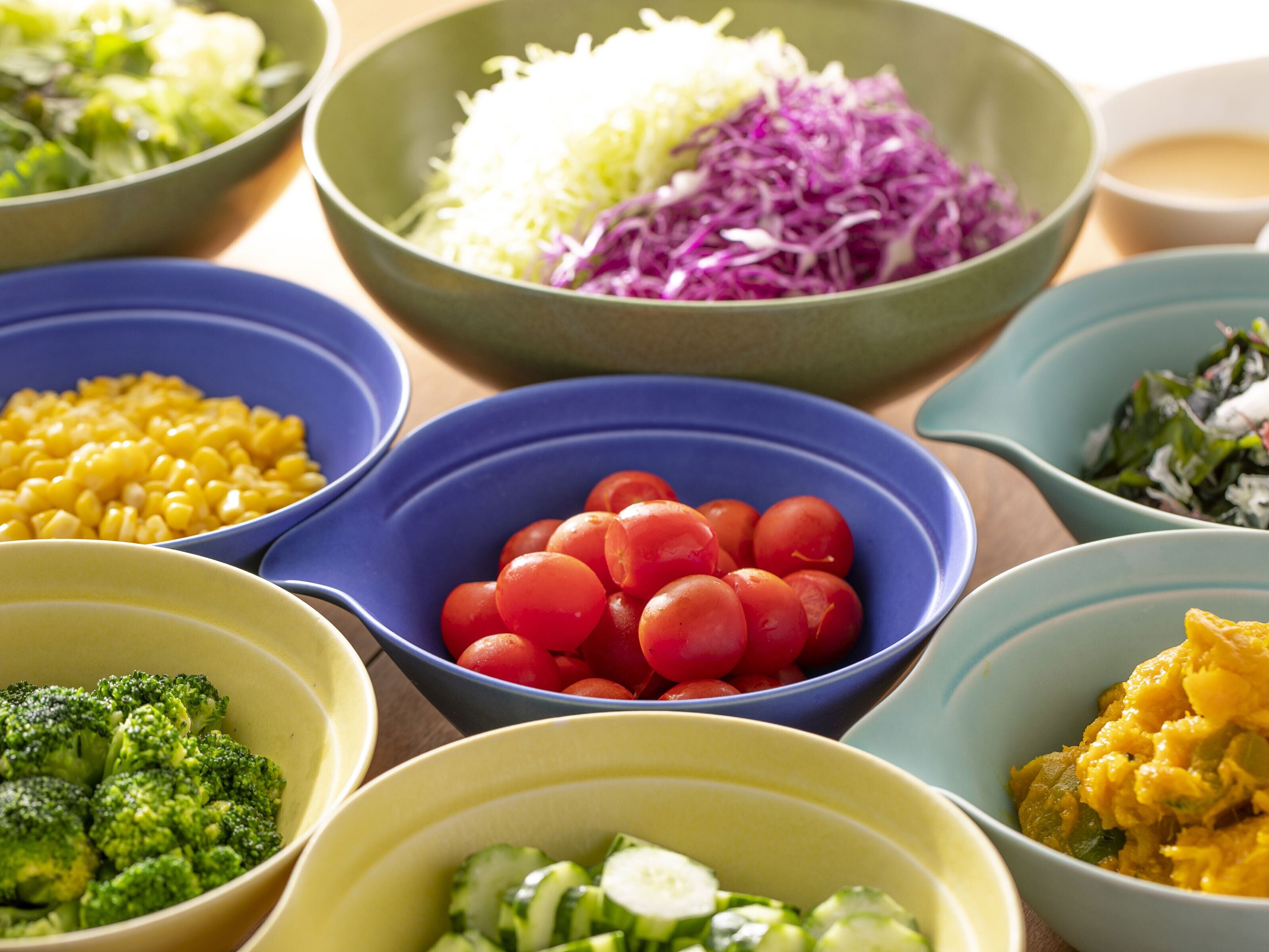 每日供应自助式早餐（每人 JPY 2300）