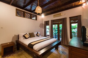 2 bedrooms, free WiFi - Great Location in Seminyak, 3 Bedroom Villa with Swimming Pool (Seminyak)