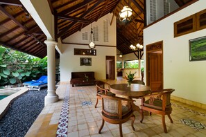 Outdoor dining - Great Location in Seminyak, 3 Bedroom Villa with Swimming Pool (Seminyak)