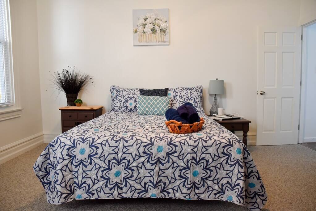 1 Schlafzimmer, Schreibtisch, Bügeleisen/Bügelbrett, Reisekinderbett