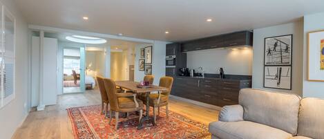 Lägenhet - 1 sovrum | Eget kök | Stort kylskåp, mikrovågsugn, ugn och spishäll