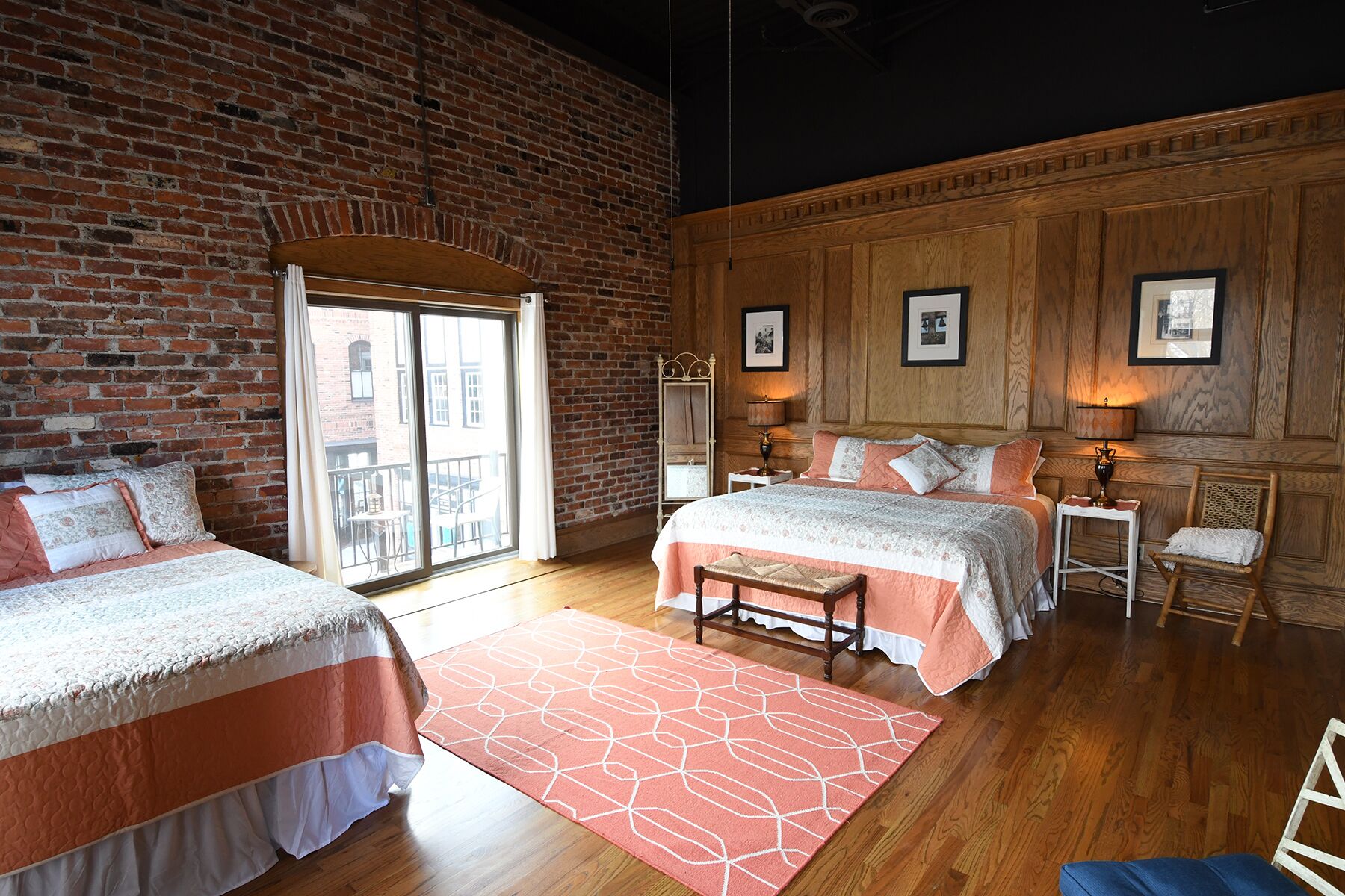  Spacious 2,200 sq/ft Suite in Center of Lexington! Lake View, Balconies & More!