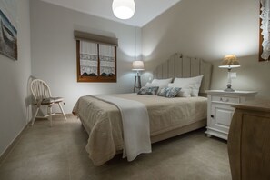 1 bedroom, iron/ironing board, free WiFi, bed sheets - One-Bedroom Apartment with Sea View 2, First Floor - Gratsias Luxury Apartments (Stelida)