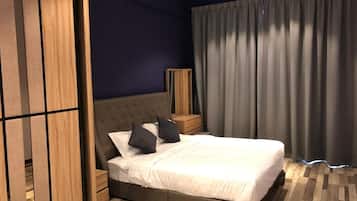 3 bedrooms, in-room safe, iron/ironing board