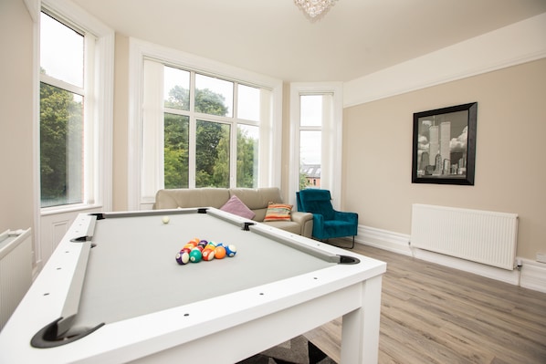 Billiards - Belsonic Apartments (Belfast)