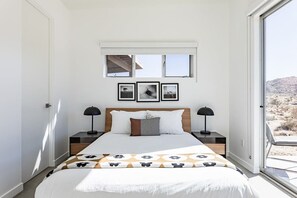 2 bedrooms, iron/ironing board, travel cot, WiFi
