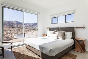 2 bedrooms, desk, iron/ironing board, travel crib