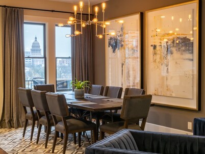 Historic Tudor Home + Walk to Downtown - Dozier!