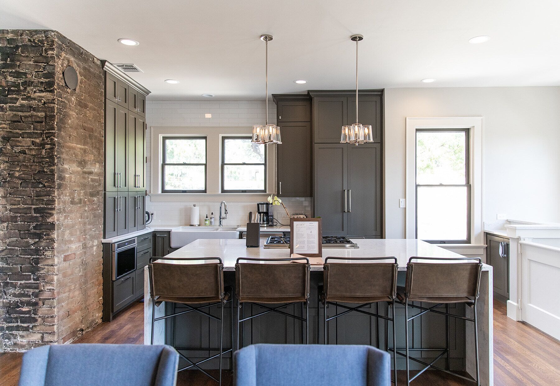 Kylskåp, mikrovågsugn, ugn och spishäll