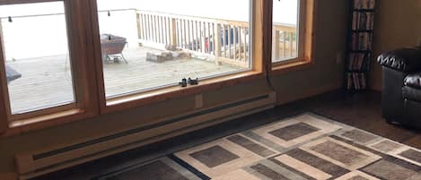 TV, DVD-spiller og bøker