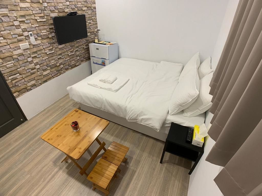 Desk, blackout drapes, soundproofing, free WiFi