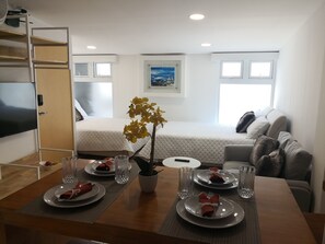 2 soverom, skrivebord og wi-fi