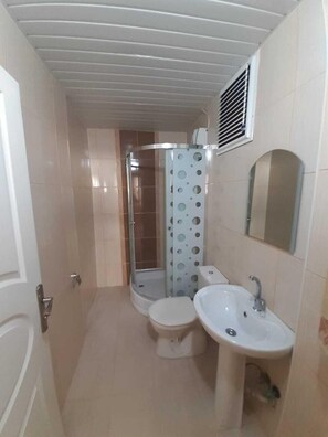 Villa | Bad | Dusj og håndklær