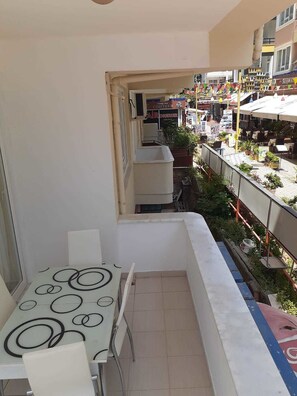 Villa | Balcony