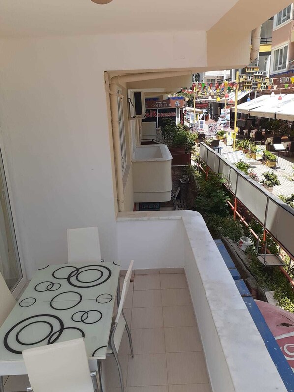 Villa | Balcony