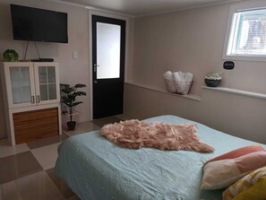 1 habitación, escritorio, wifi y ropa de cama 