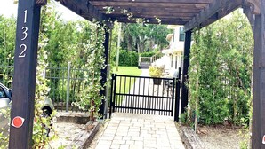 Unclassified image, 2 of 31, button - Palms & Paradise (Edgewater)